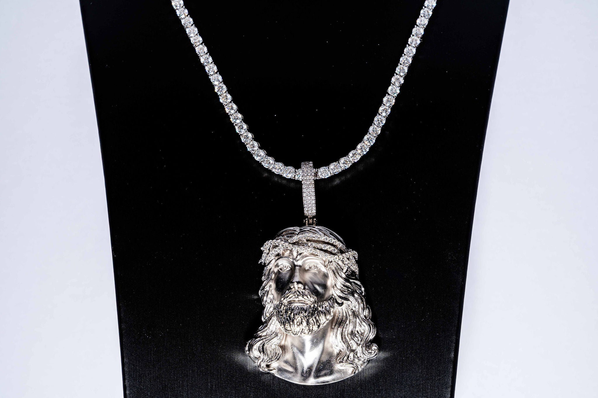 Crowned Savior Pendant Set